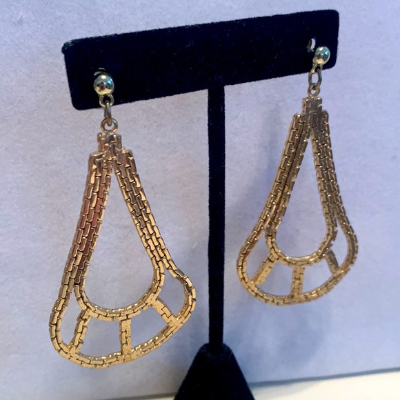 Chico’s Gold Tone Teardrop Chain Link Post Drop Earrings - Picture 7 of 9